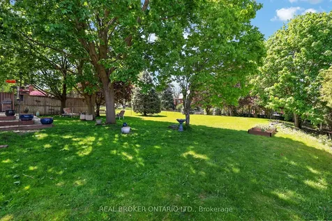 84 Samuel Lount Road East Gwillimbury ON L9N 1G5