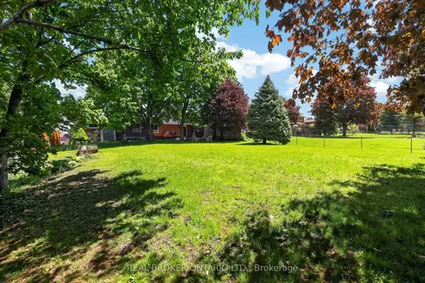 84 Samuel Lount Road East Gwillimbury ON L9N 1G5