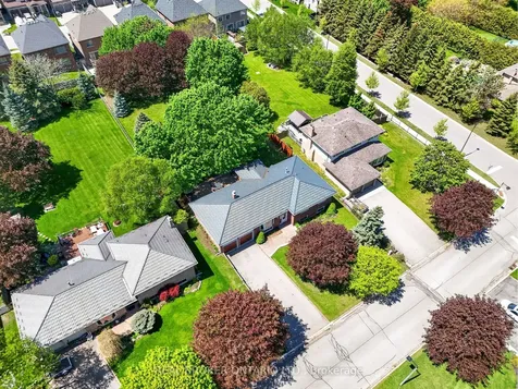 84 Samuel Lount Road East Gwillimbury ON L9N 1G5