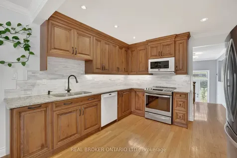 84 Samuel Lount Road East Gwillimbury ON L9N 1G5