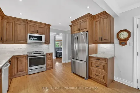 84 Samuel Lount Road East Gwillimbury ON L9N 1G5