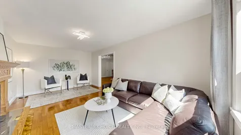 5 Espby Court Richmond Hill ON L4C 9L2