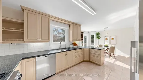 5 Espby Court Richmond Hill ON L4C 9L2