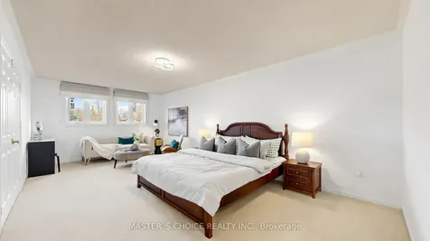 5 Espby Court Richmond Hill ON L4C 9L2