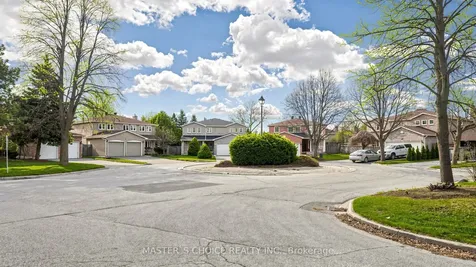 5 Espby Court Richmond Hill ON L4C 9L2