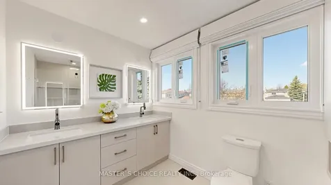5 Espby Court Richmond Hill ON L4C 9L2