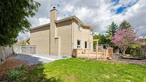 5 Espby Court Richmond Hill ON L4C 9L2