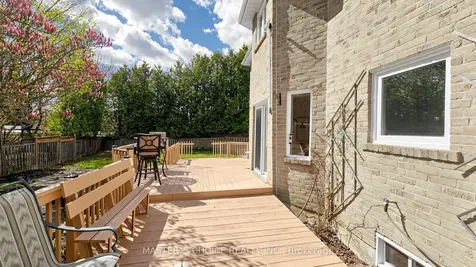 5 Espby Court Richmond Hill ON L4C 9L2