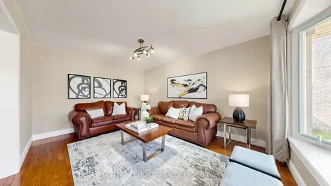 5 Espby Court Richmond Hill ON L4C 9L2