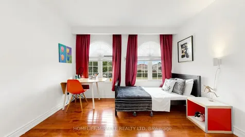 35 Pioneer Lane Vaughan ON L4L 2J2