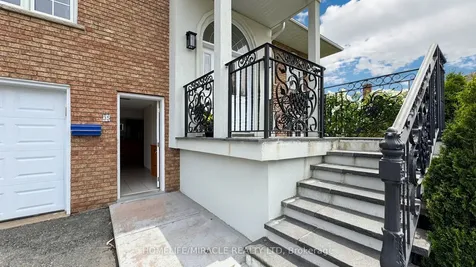 35 Pioneer Lane Vaughan ON L4L 2J2