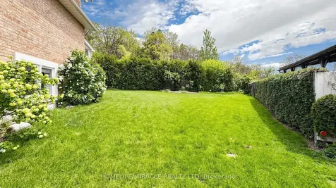 35 Pioneer Lane Vaughan ON L4L 2J2