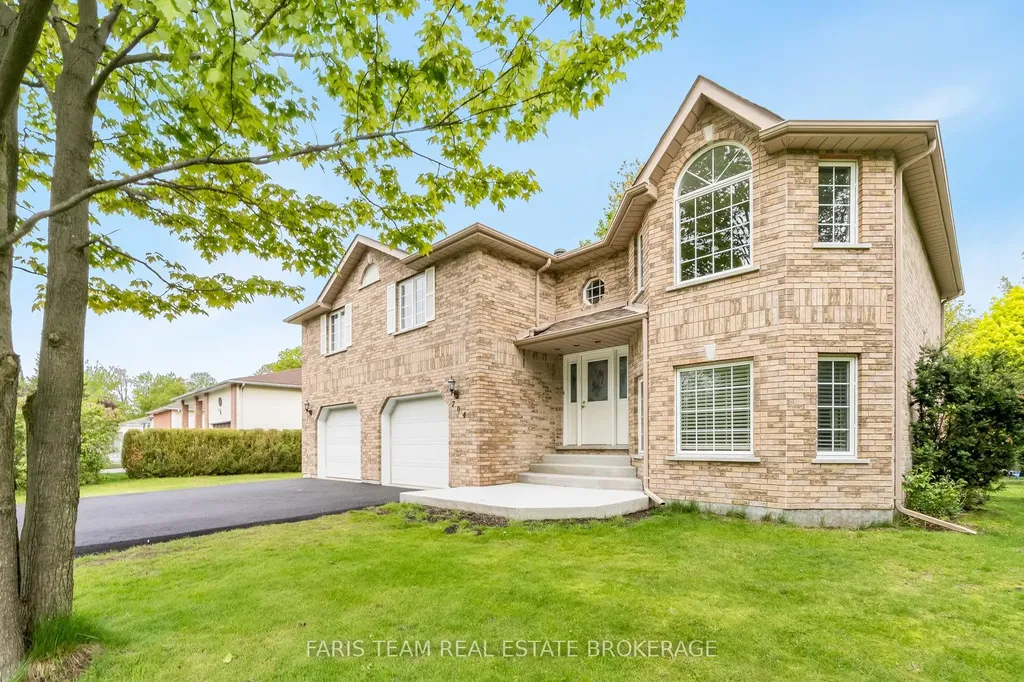704 Trinity Street Innisfil ON L9S 2G8