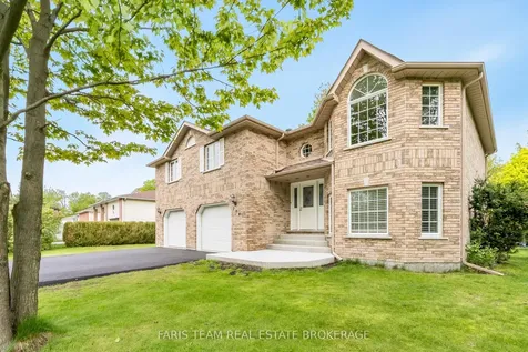 704 Trinity Street Innisfil ON L9S 2G8