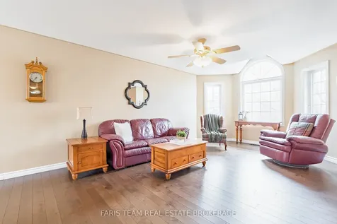 704 Trinity Street Innisfil ON L9S 2G8