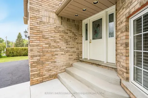 704 Trinity Street Innisfil ON L9S 2G8