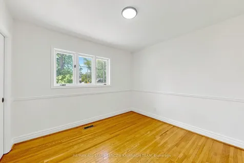 21 Ramona Boulevard Markham ON L3P 2E3