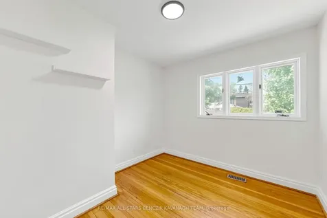 21 Ramona Boulevard Markham ON L3P 2E3