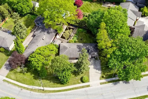 21 Ramona Boulevard Markham ON L3P 2E3