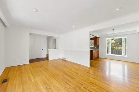 21 Ramona Boulevard Markham ON L3P 2E3