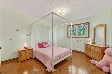 15 Jimston Drive Markham ON L3R 6S4