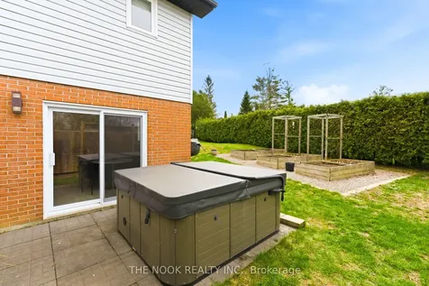 11 Lynn Crescent Brock ON L0E 1E0