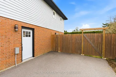 11 Lynn Crescent Brock ON L0E 1E0