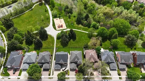 10 Morrison Crescent Markham ON L3R 9M3