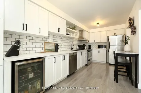 376 Rannie Road Newmarket ON L3X 2N3