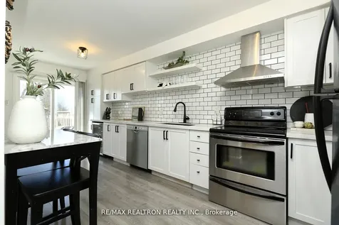 376 Rannie Road Newmarket ON L3X 2N3