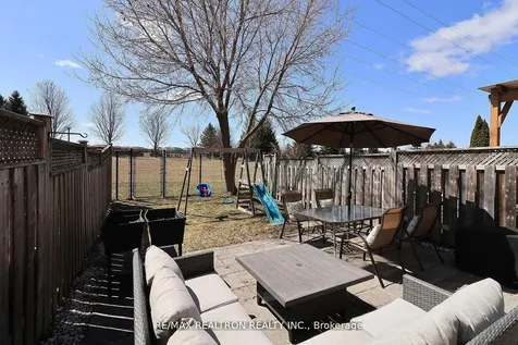 376 Rannie Road Newmarket ON L3X 2N3