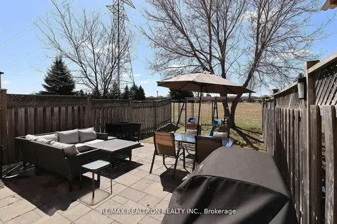 376 Rannie Road Newmarket ON L3X 2N3