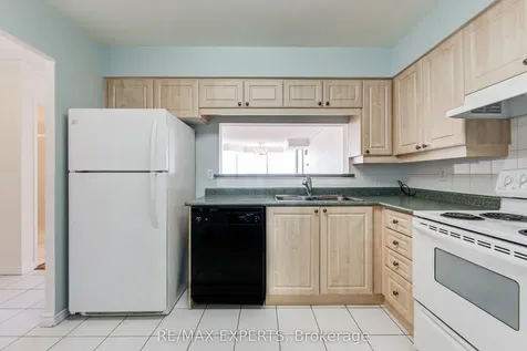 11 Townsgate Drive Vaughan ON L4J 8G4