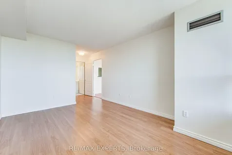 11 Townsgate Drive Vaughan ON L4J 8G4