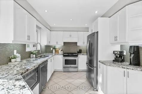 18 Fox Run Lane Bradford West Gwillimbury ON L3Z 2Z3