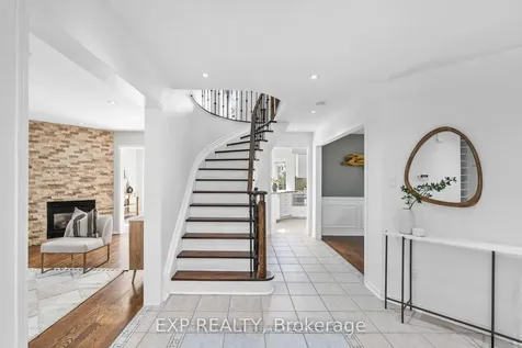 18 Fox Run Lane Bradford West Gwillimbury ON L3Z 2Z3