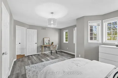 18 Fox Run Lane Bradford West Gwillimbury ON L3Z 2Z3