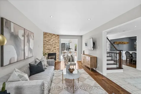 18 Fox Run Lane Bradford West Gwillimbury ON L3Z 2Z3