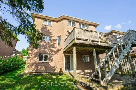 18 Fox Run Lane Bradford West Gwillimbury ON L3Z 2Z3