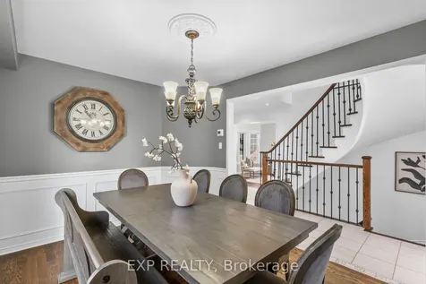 18 Fox Run Lane Bradford West Gwillimbury ON L3Z 2Z3
