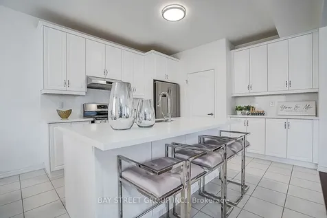 713 Dillman Avenue Newmarket ON L3X 0J8