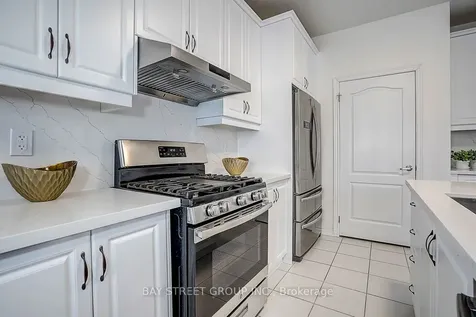 713 Dillman Avenue Newmarket ON L3X 0J8