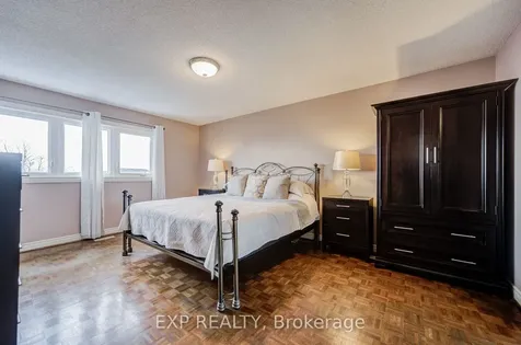 372 Greenock Drive Vaughan ON L6A 1M5
