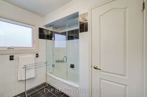 372 Greenock Drive Vaughan ON L6A 1M5