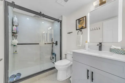 175 Cedar Avenue Richmond Hill ON L4C 9V3