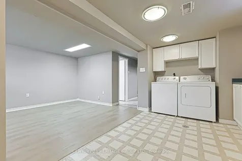 42 Lindsay Avenue Newmarket ON L3Y 4N6