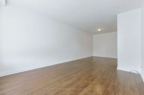 42 Lindsay Avenue Newmarket ON L3Y 4N6