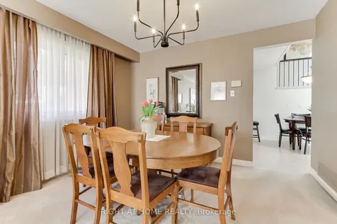 331 Primrose Lane Newmarket ON L3Y 5Z3