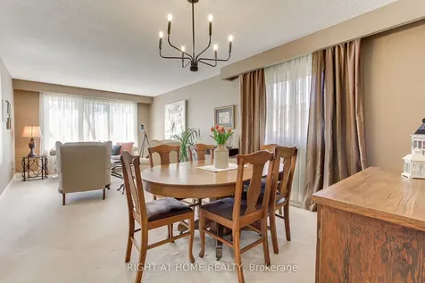 331 Primrose Lane Newmarket ON L3Y 5Z3