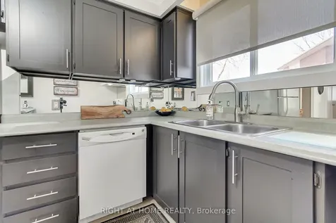 331 Primrose Lane Newmarket ON L3Y 5Z3